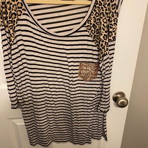 Cream stripe 3/4 sleeve top with sequin detail